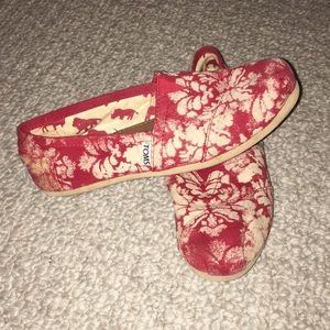 One-of-a-Kind Toms Shoes, Lace design